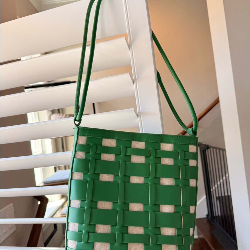 Green Woven Crossbody Bag - Picture 3 of 8